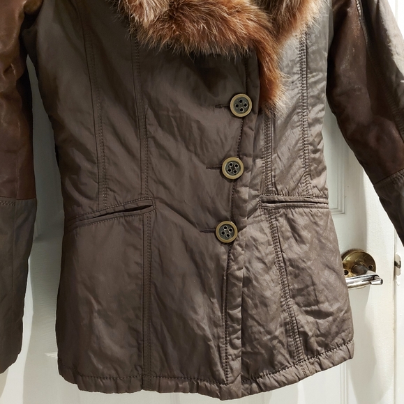 Danier | Leather Fur Coat - Picture 4 of 16